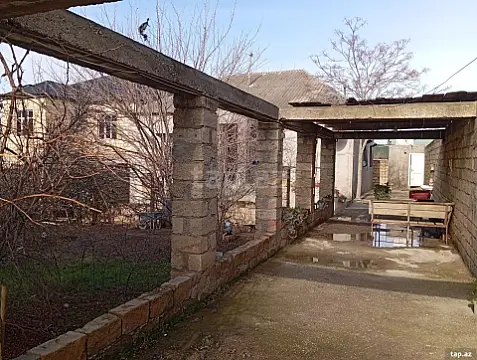 Satılır 4 otaqlı həyət evi