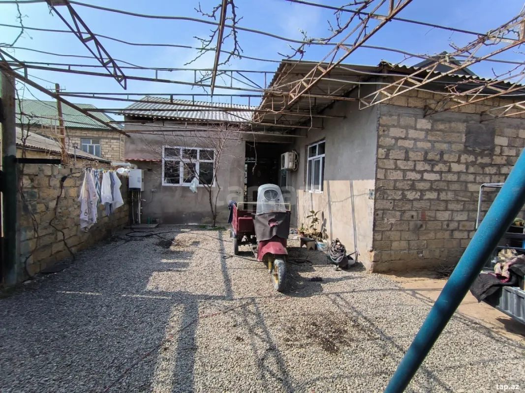 Satılır 4 otaqlı həyət evi