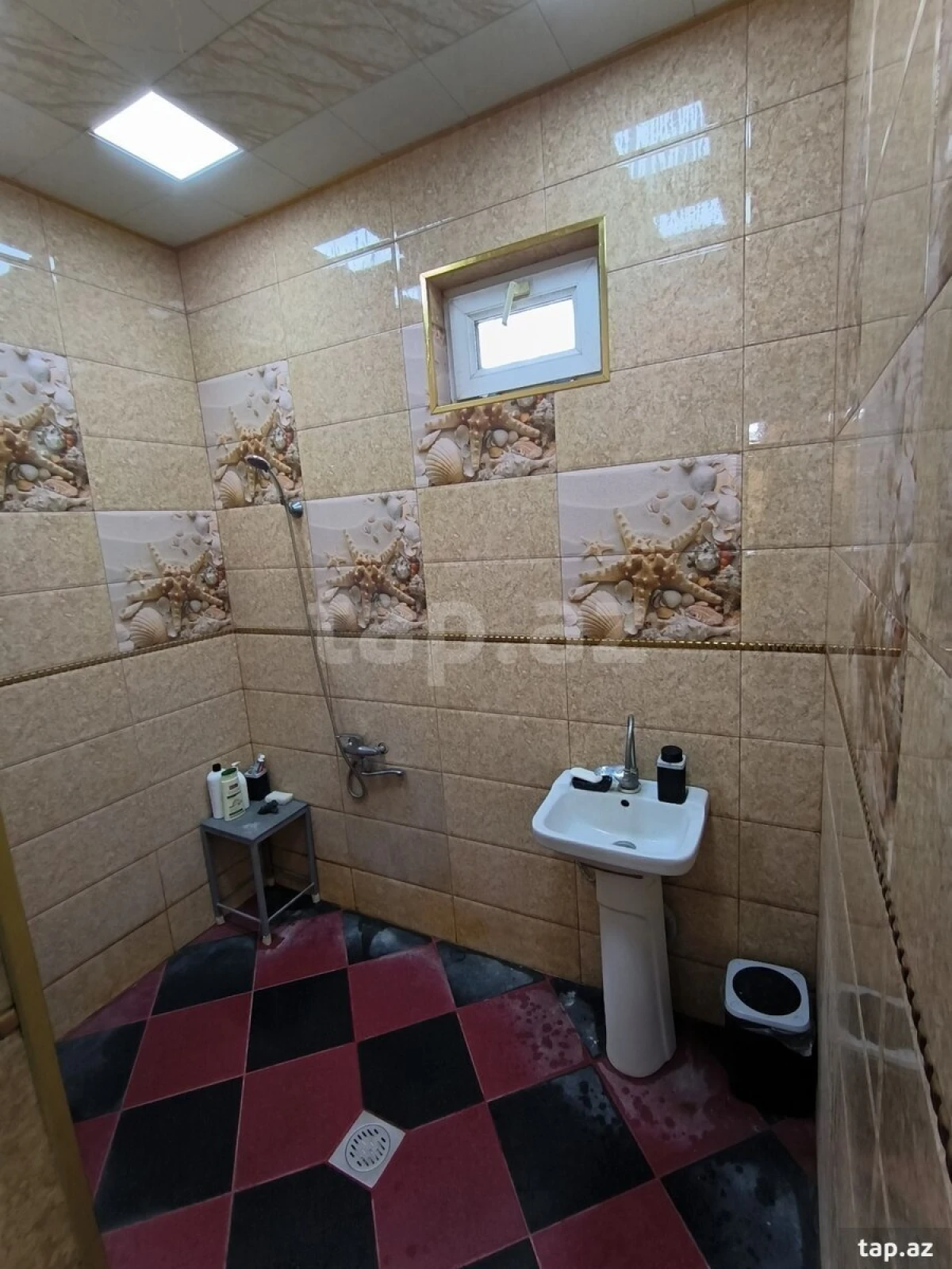 Satılır 4 otaqlı həyət evi