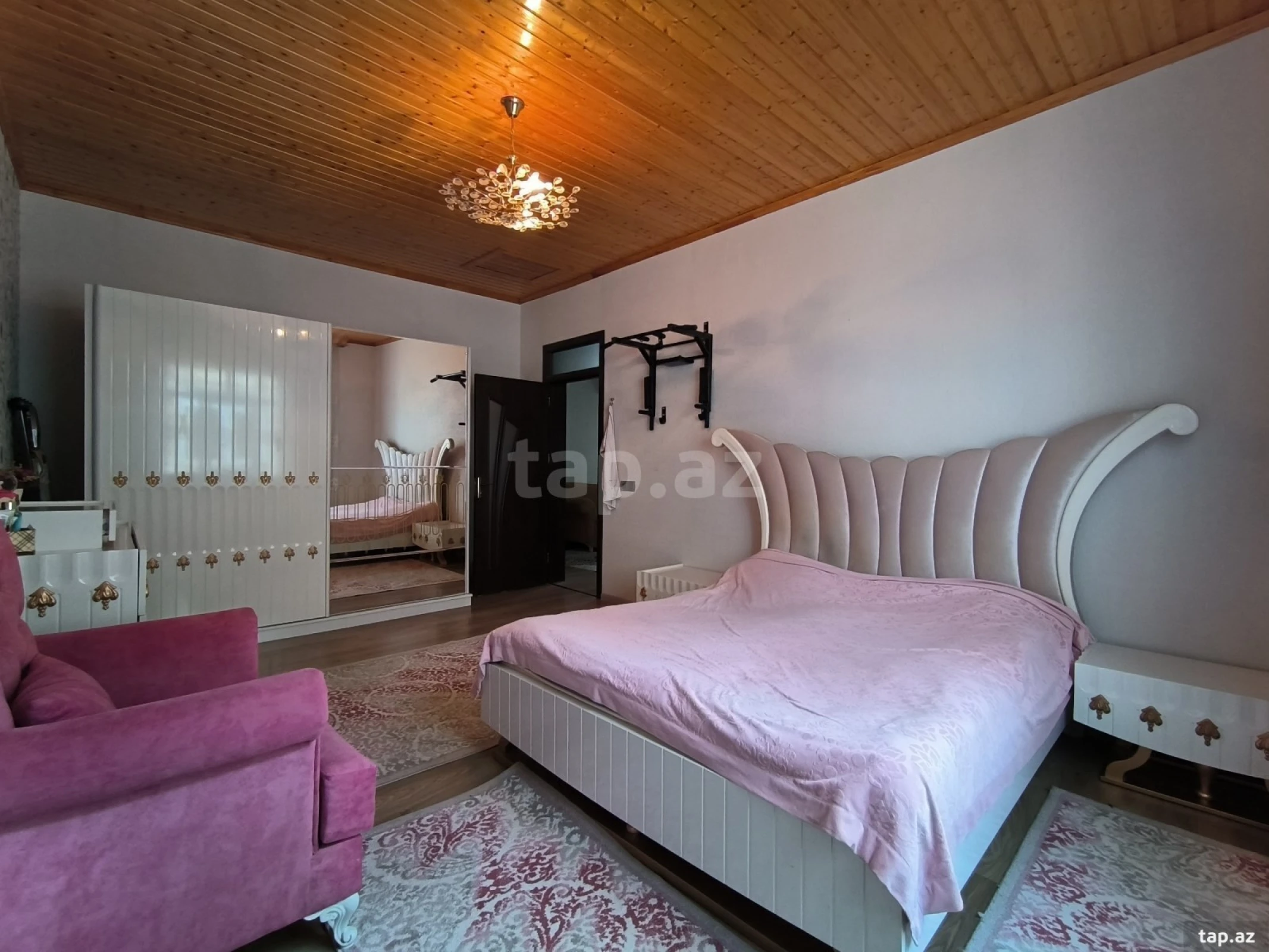 Satılır 4 otaqlı həyət evi