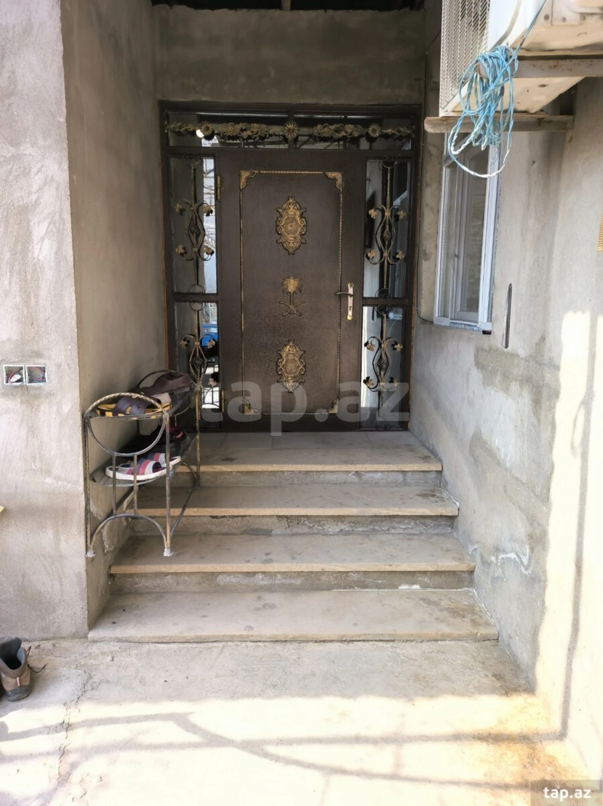 Satılır 4 otaqlı həyət evi