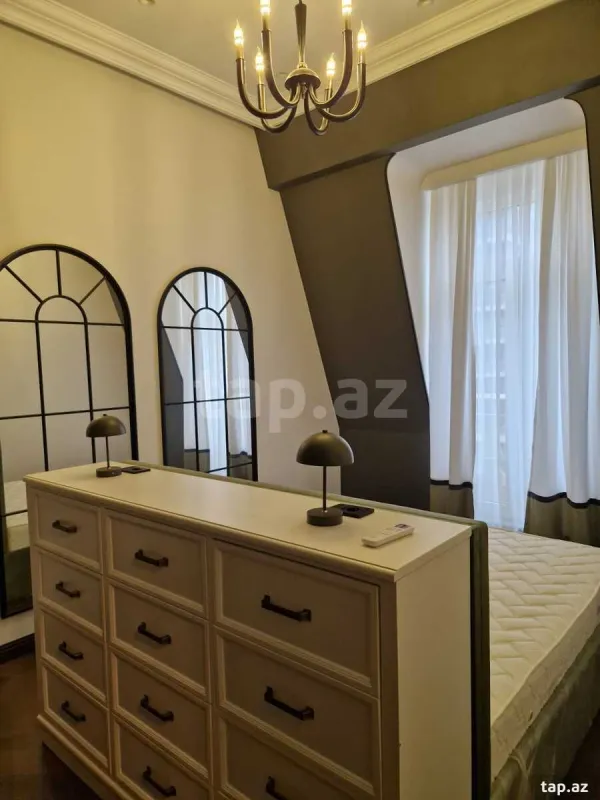 Kirayə verilir 4 otaqlı yeni tikili 125 m²