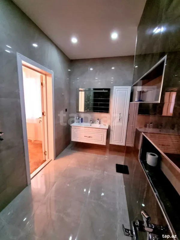 Satılır 6 otaqlı həyət evi 400 m²
