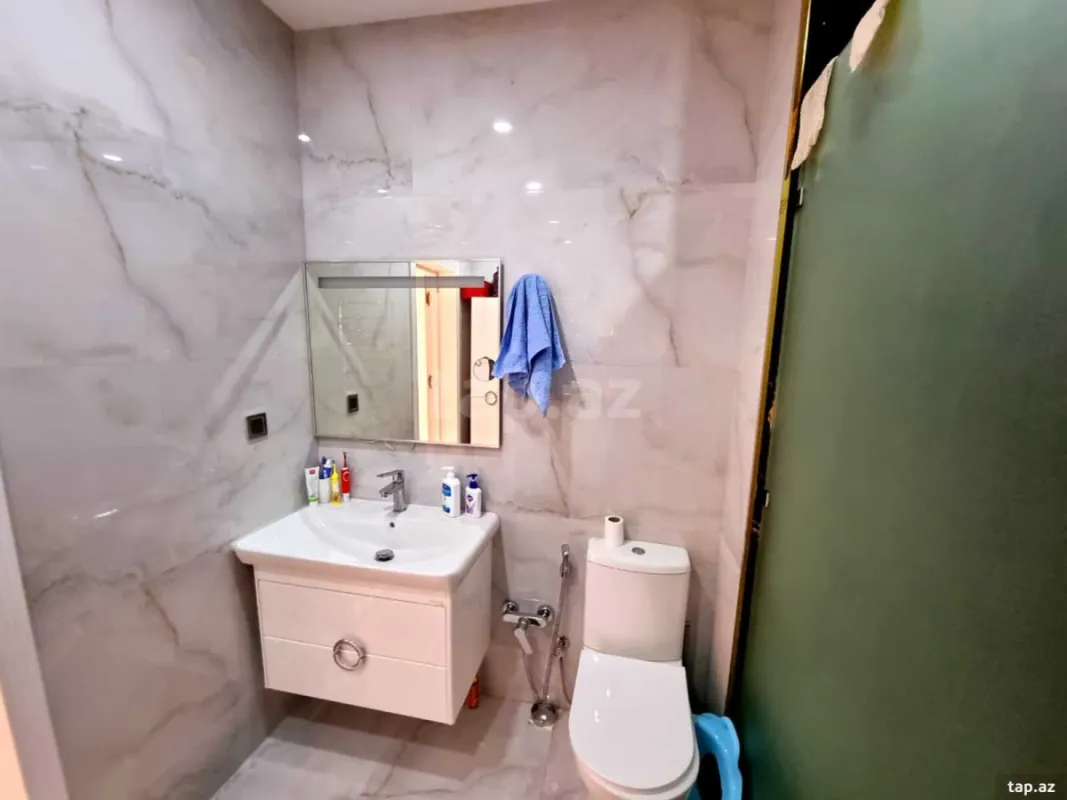 Satılır 6 otaqlı həyət evi 400 m²