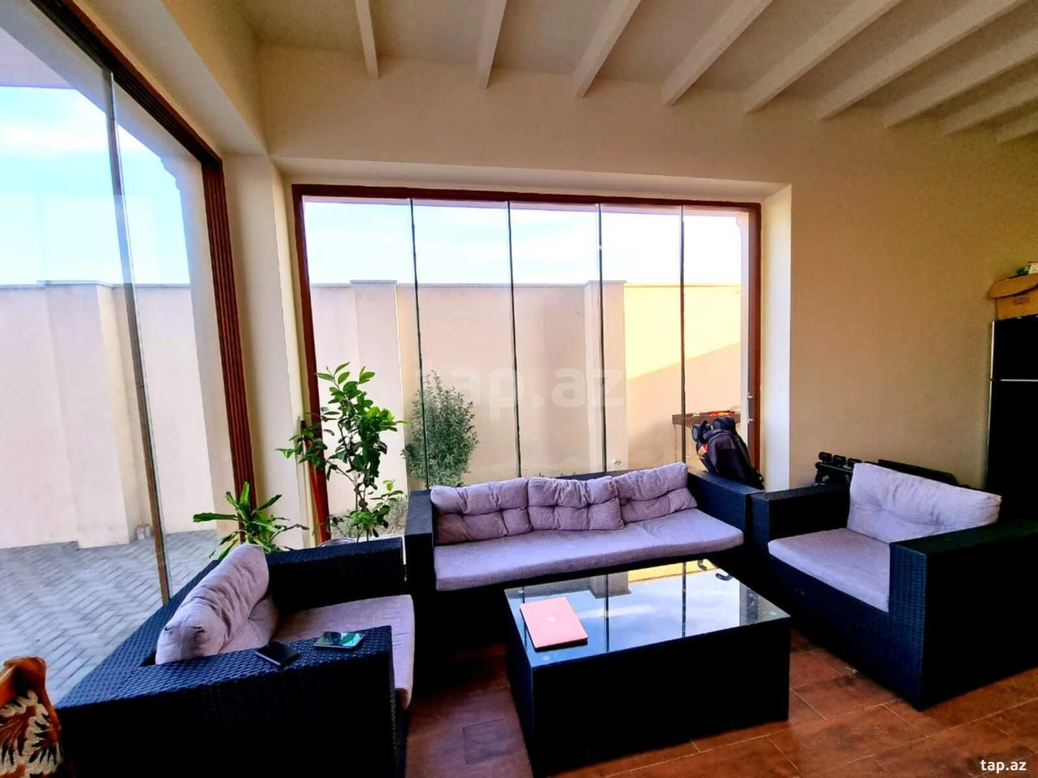 Satılır 6 otaqlı həyət evi 400 m²