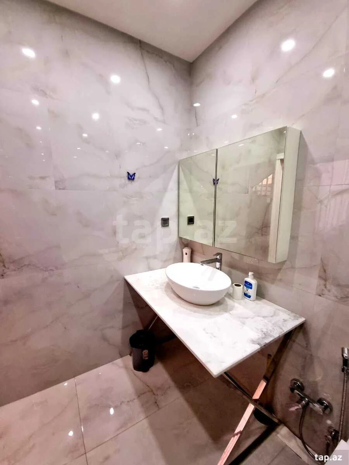 Satılır 6 otaqlı həyət evi 400 m²