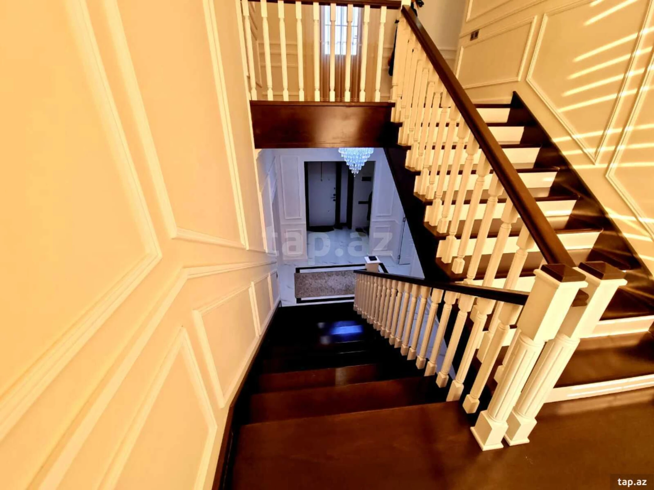 Satılır 6 otaqlı həyət evi 400 m²