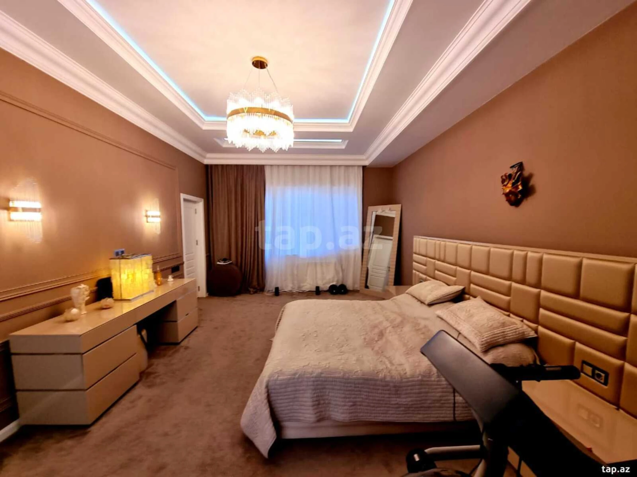 Satılır 6 otaqlı həyət evi 400 m²