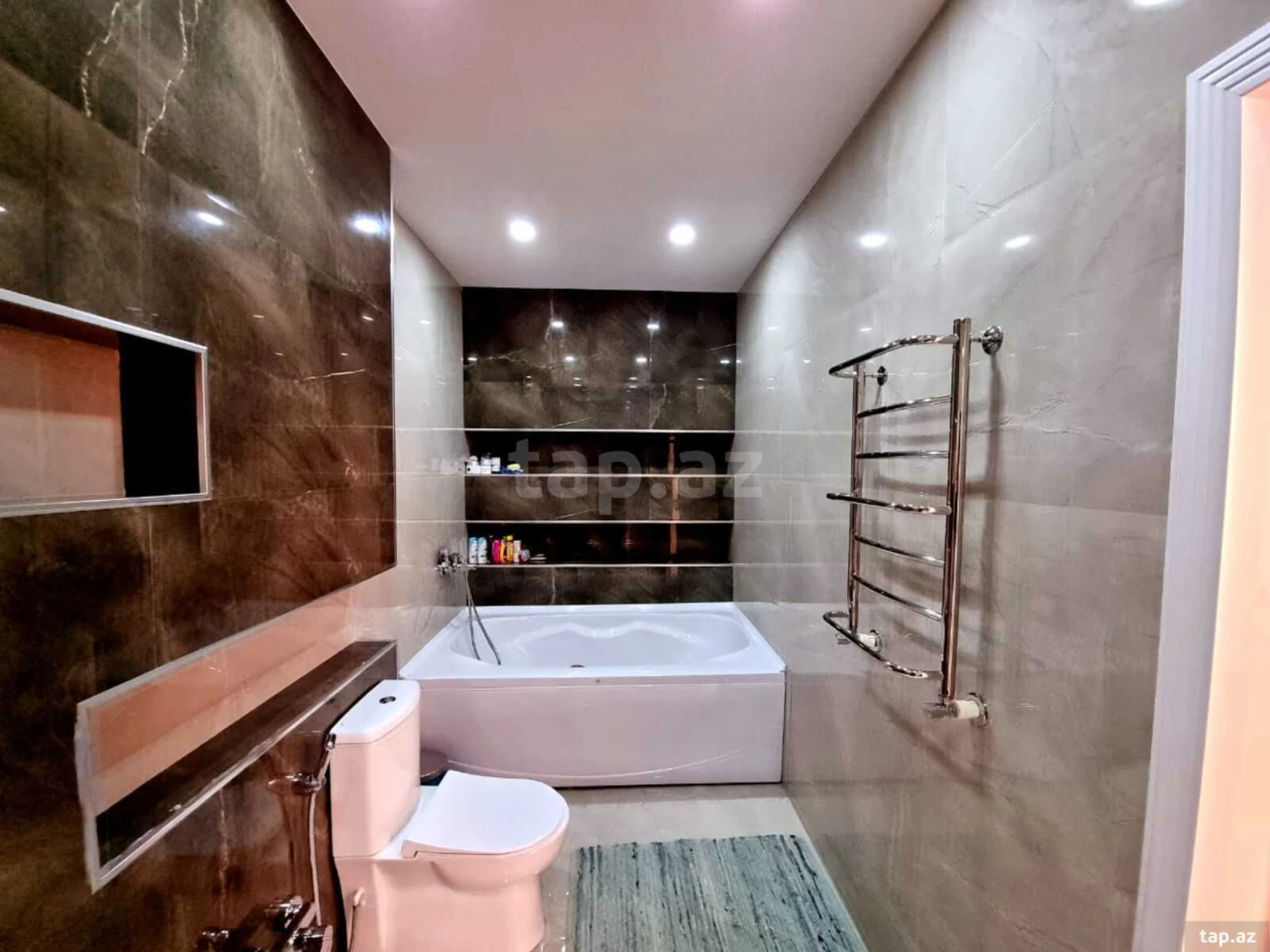 Satılır 6 otaqlı həyət evi 400 m²