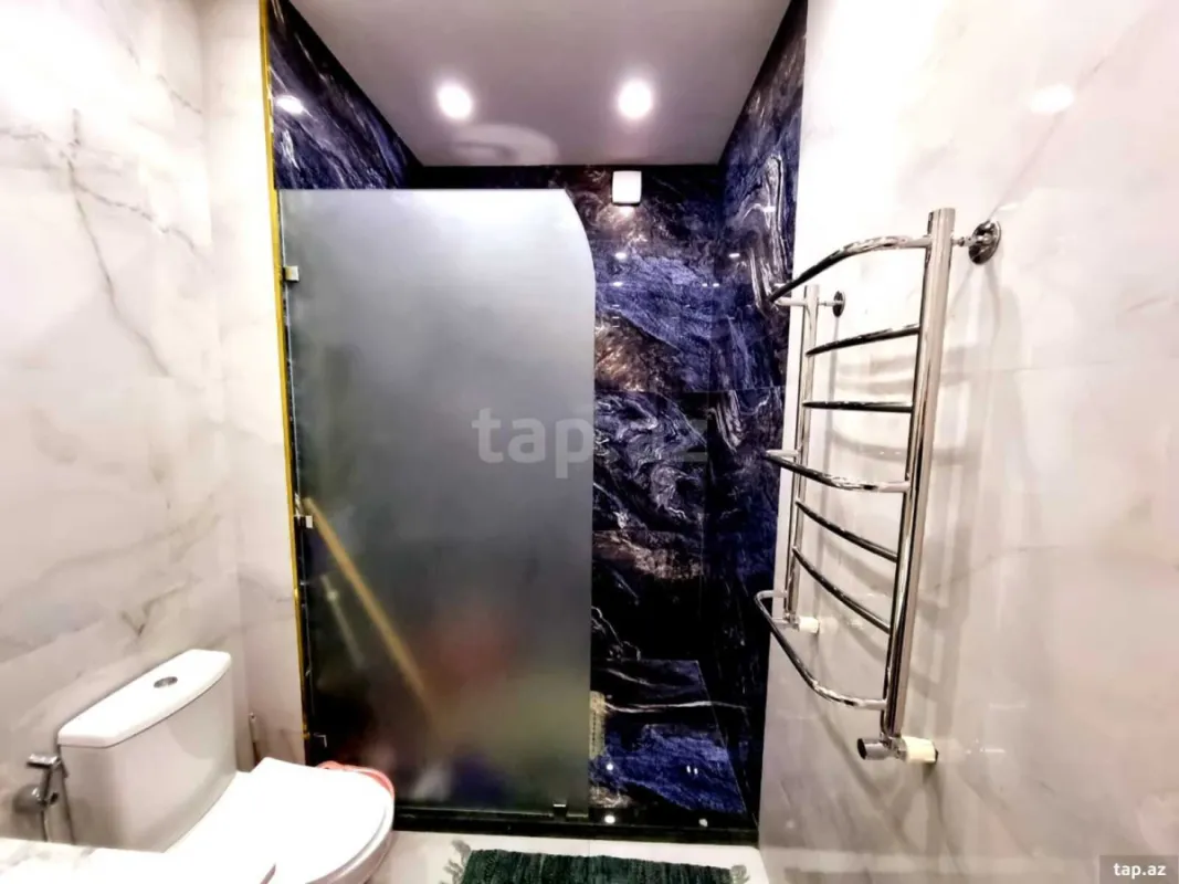 Satılır 6 otaqlı həyət evi 400 m²