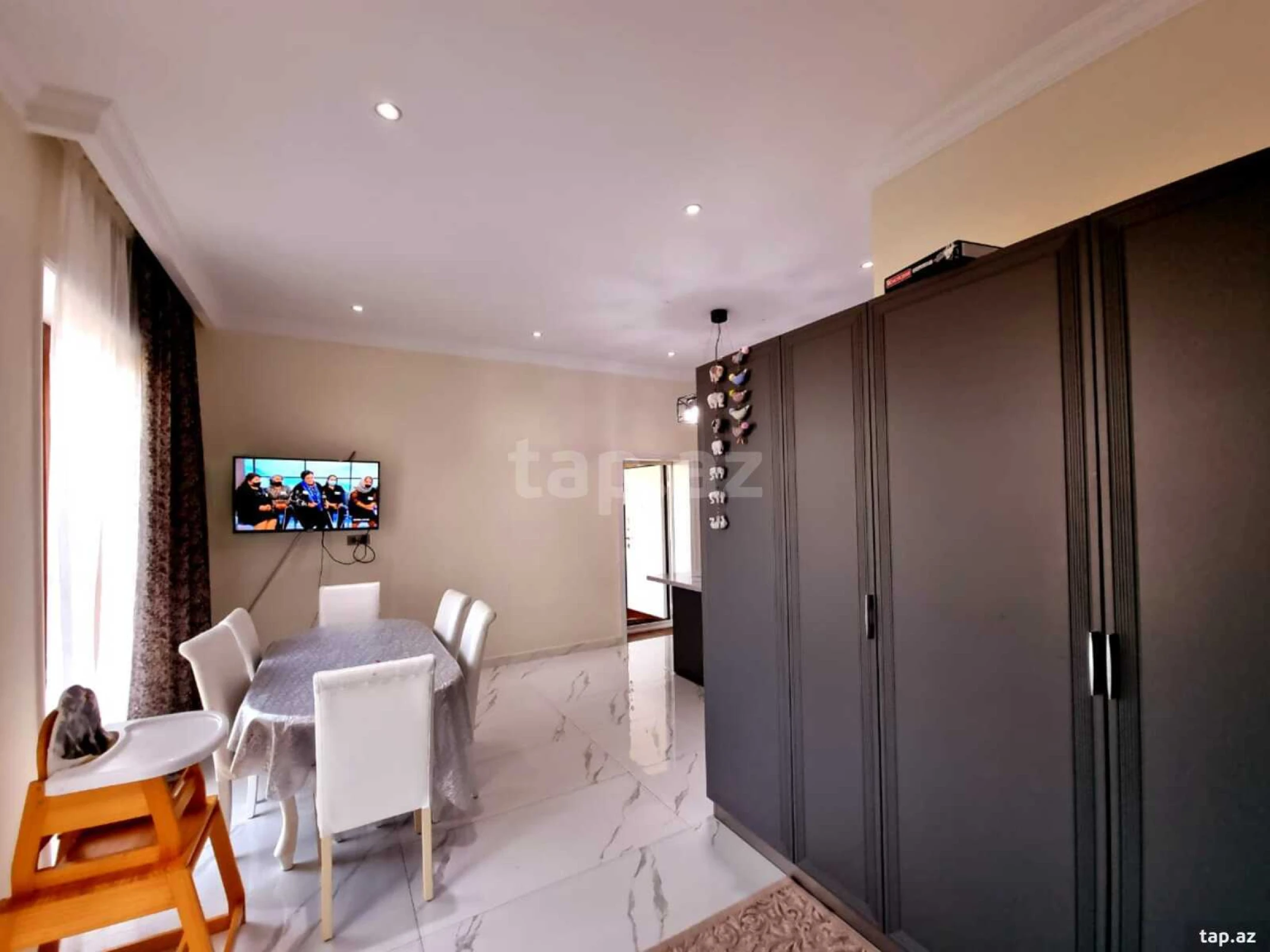 Satılır 6 otaqlı həyət evi 400 m²