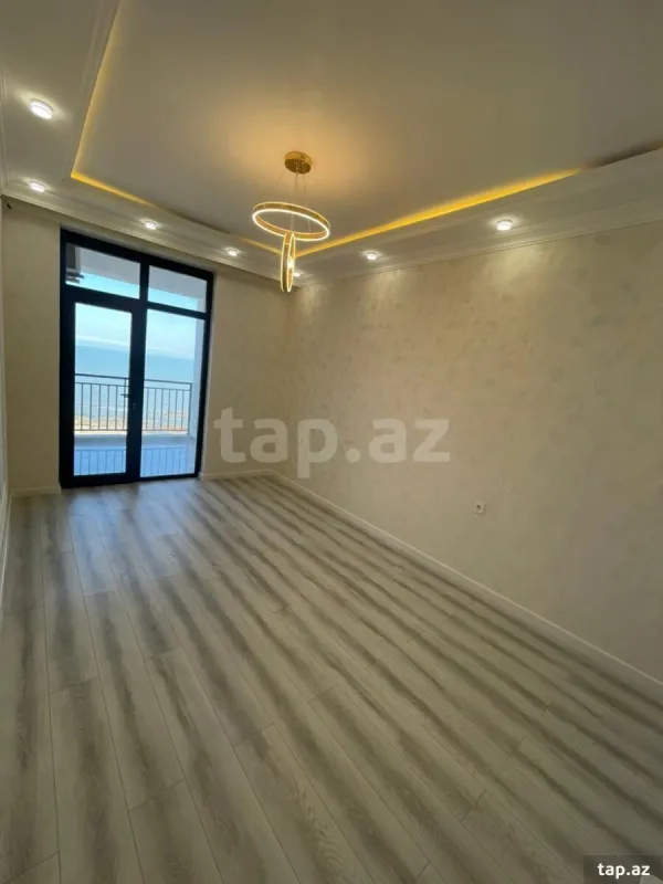 Satılır 2 otaqlı yeni tikili 68 m²