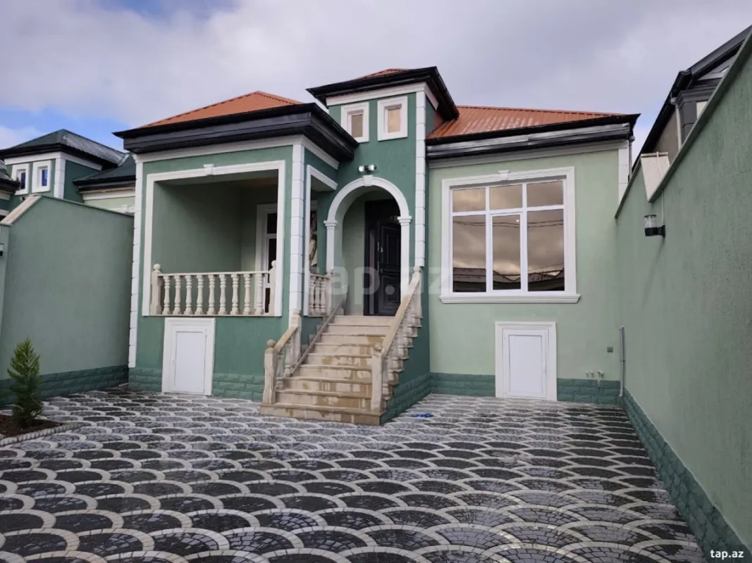 Satılır 4 otaqlı həyət evi