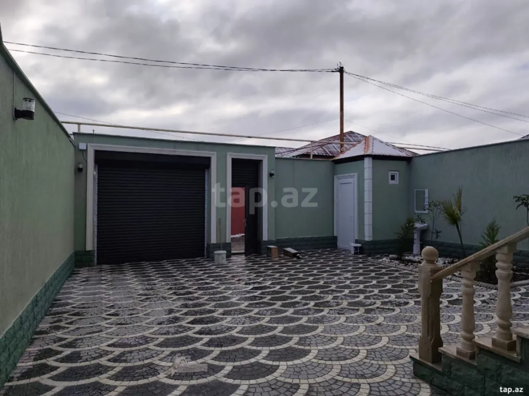 Satılır 4 otaqlı həyət evi
