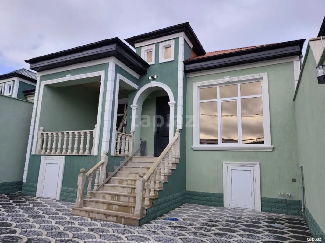 Satılır 4 otaqlı həyət evi