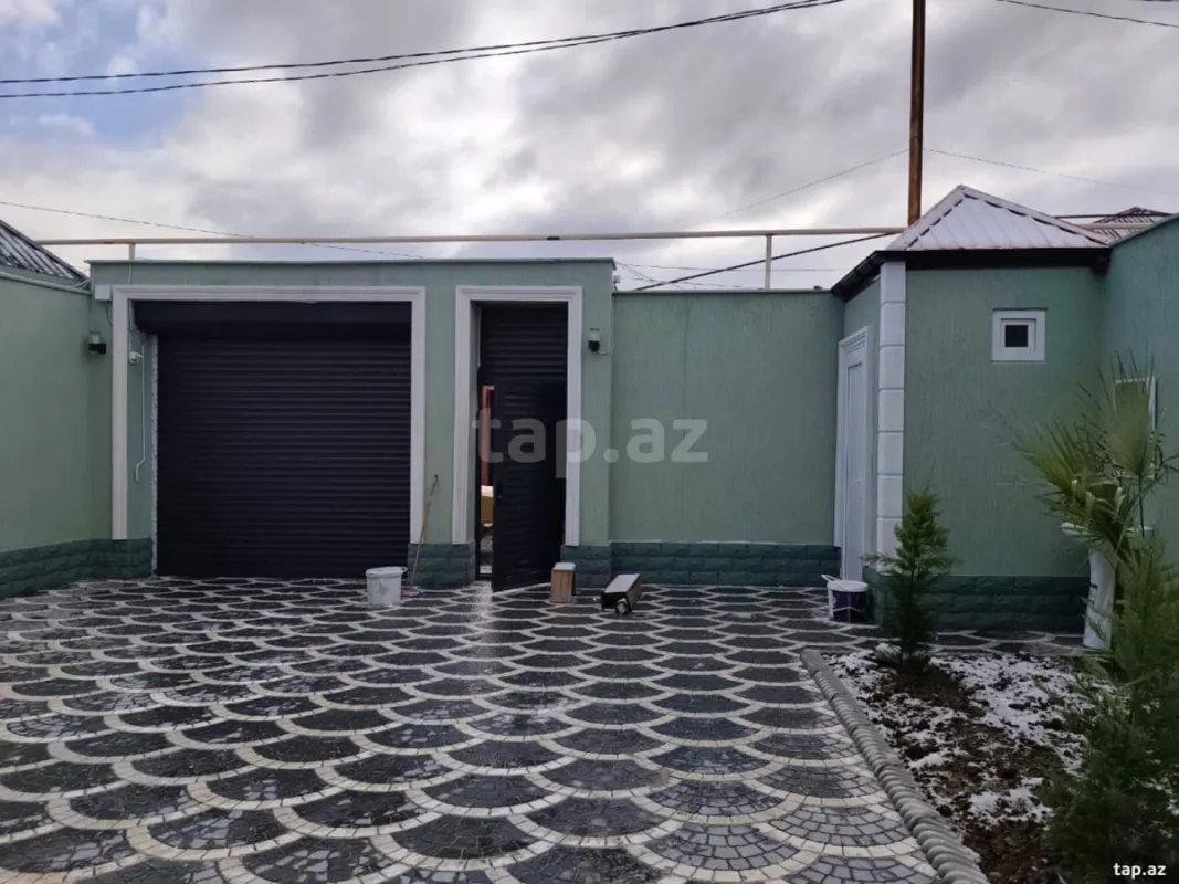 Satılır 4 otaqlı həyət evi