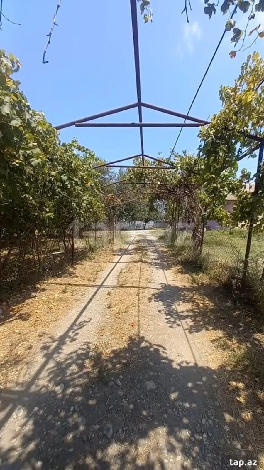 Satılır 4 otaqlı həyət evi