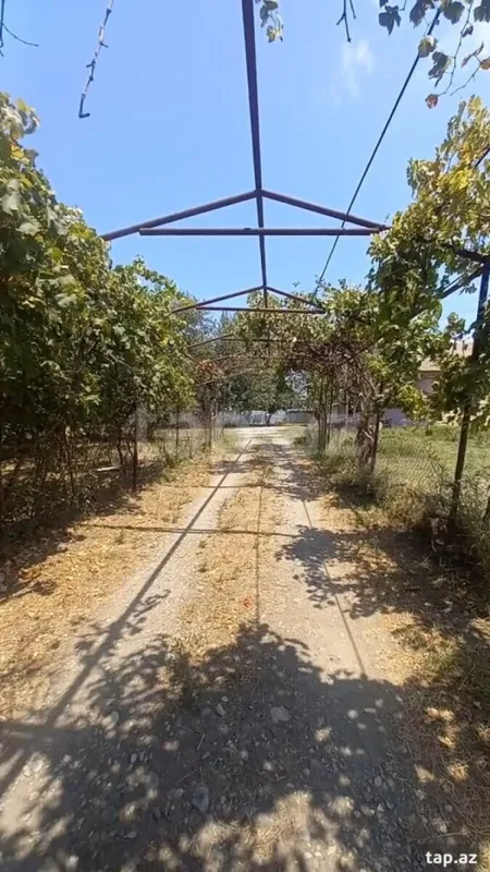 Satılır 4 otaqlı həyət evi
