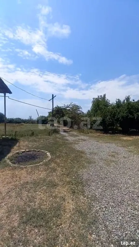 Satılır 4 otaqlı həyət evi