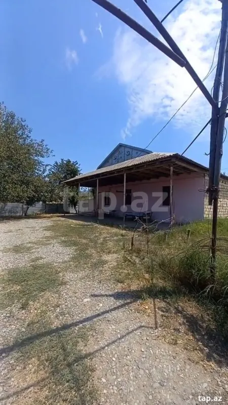 Satılır 4 otaqlı həyət evi