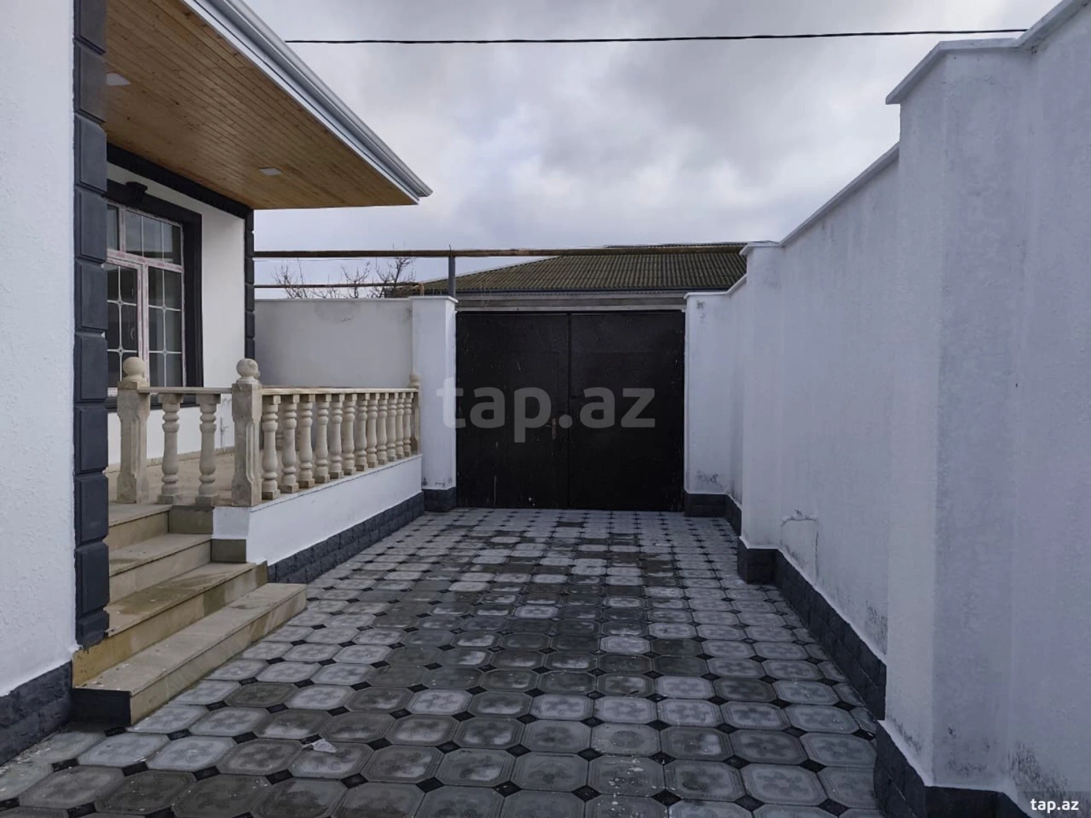 Satılır 3 otaqlı həyət evi