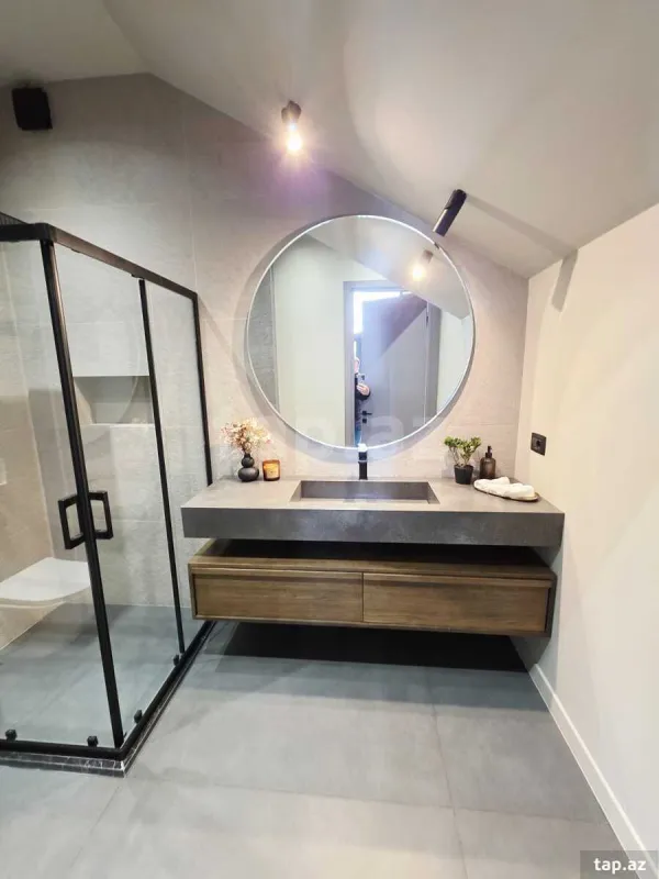 Satılır 4 otaqlı həyət evi 250 m²