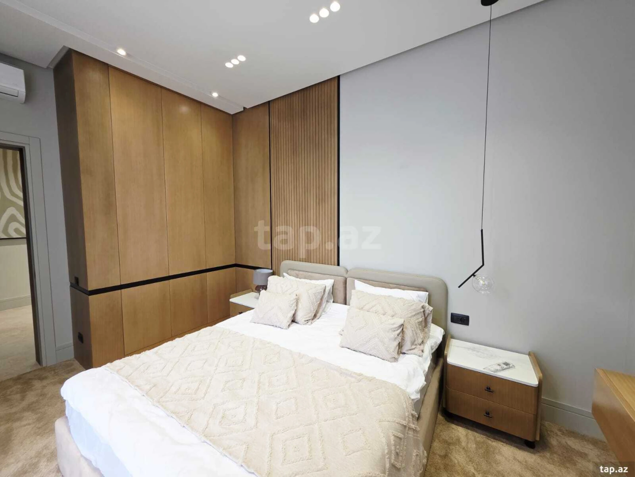 Satılır 4 otaqlı həyət evi 250 m²