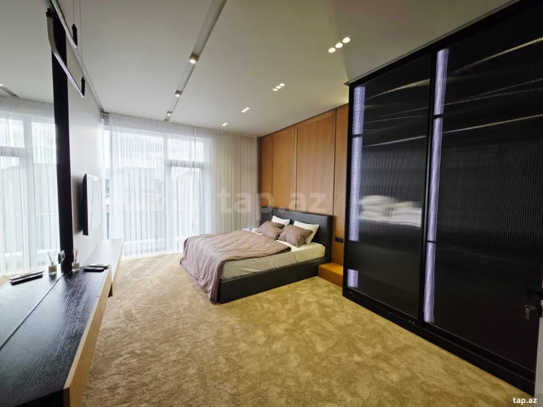 Satılır 4 otaqlı həyət evi 250 m²