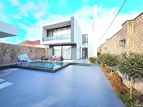 Satılır 4 otaqlı həyət evi 250 m²