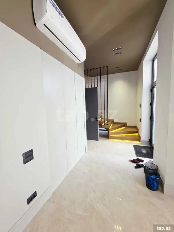 Satılır 4 otaqlı həyət evi 250 m²