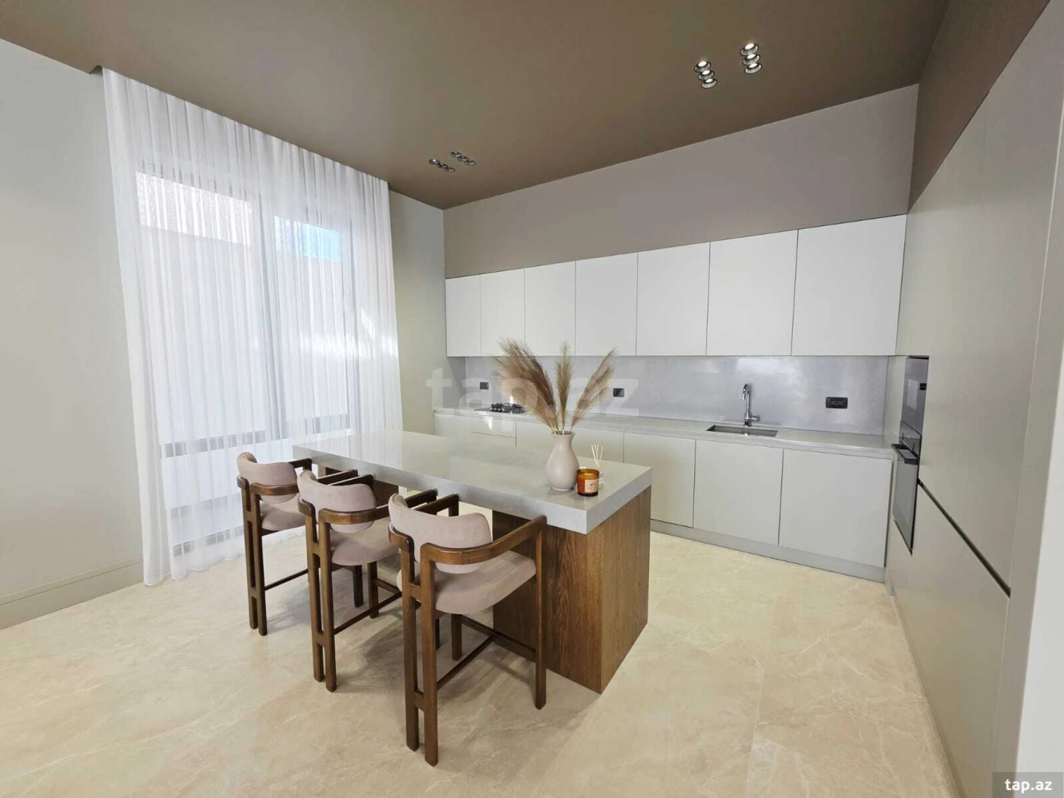 Satılır 4 otaqlı həyət evi 250 m²