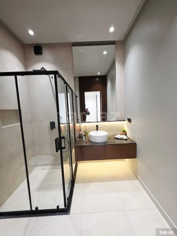 Satılır 4 otaqlı həyət evi 250 m²