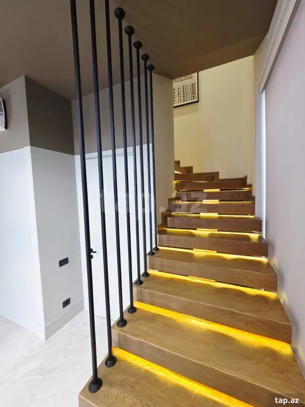 Satılır 4 otaqlı həyət evi 250 m²