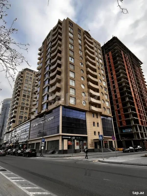 Satılır 3 otaqlı yeni tikili 136 m²