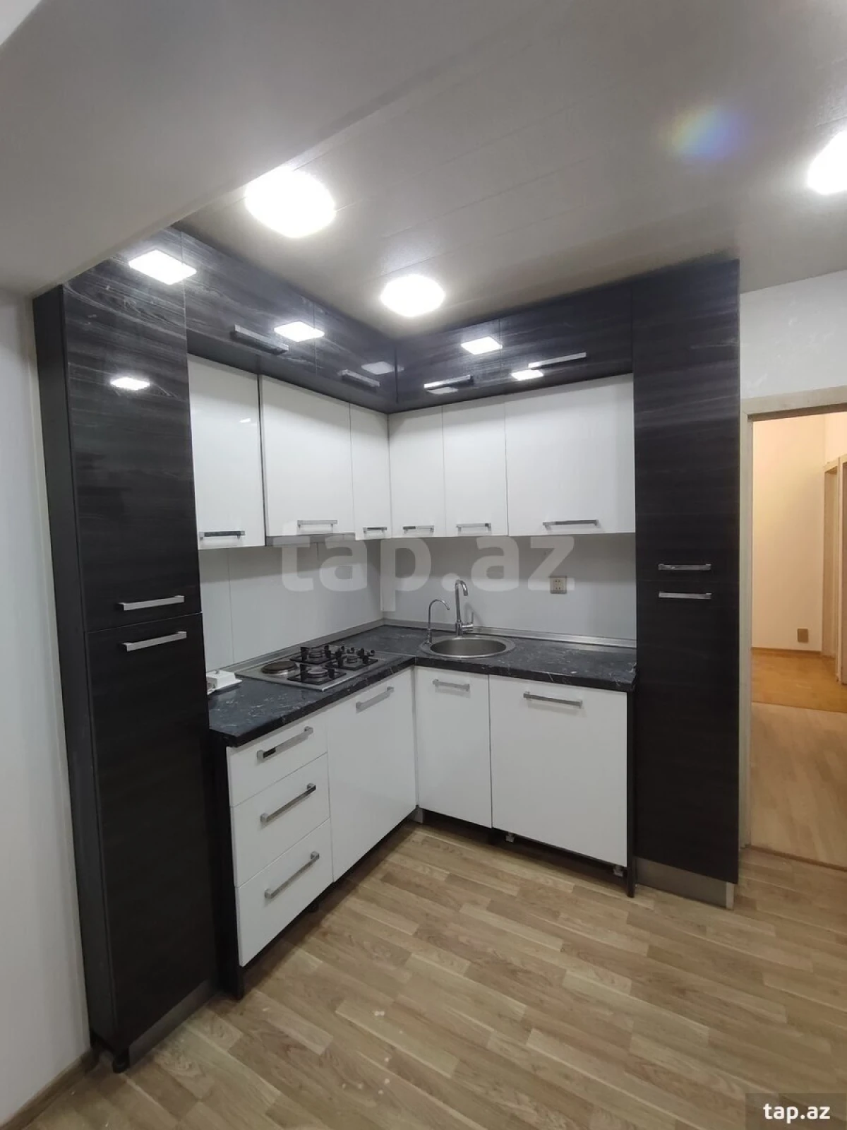 Satılır 3 otaqlı mənzil 68 m²