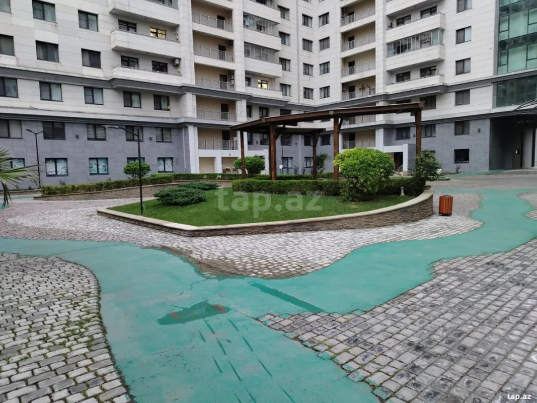 Satılır 3 otaqlı yeni tikili 155 m²