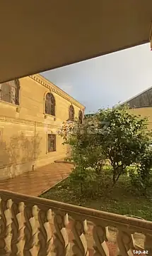 Kirayə verilir 10 otaqlı həyət evi