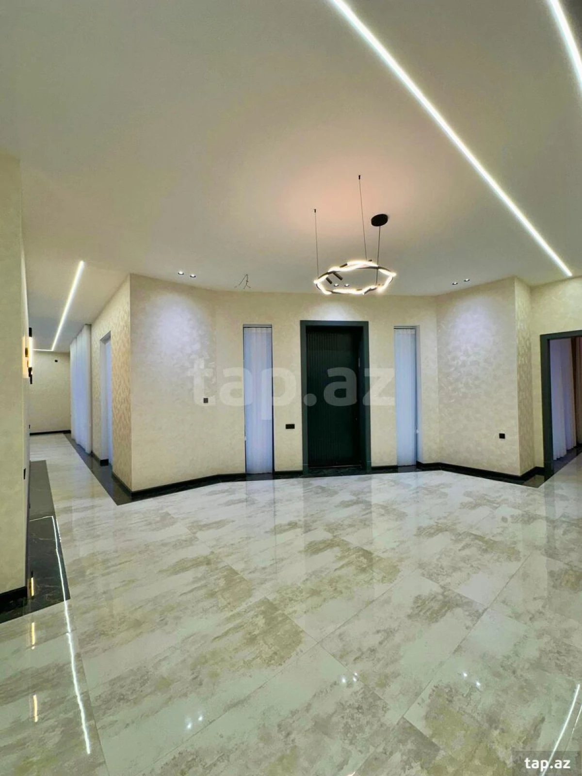 Satılır 5 otaqlı həyət evi