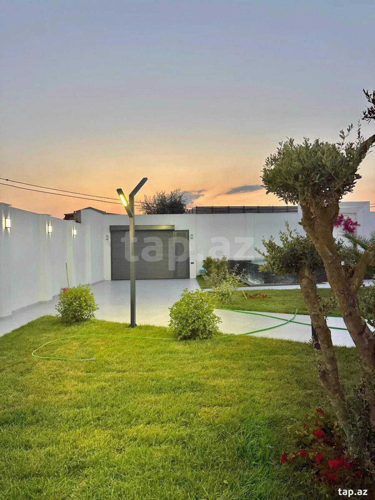 Satılır 5 otaqlı həyət evi