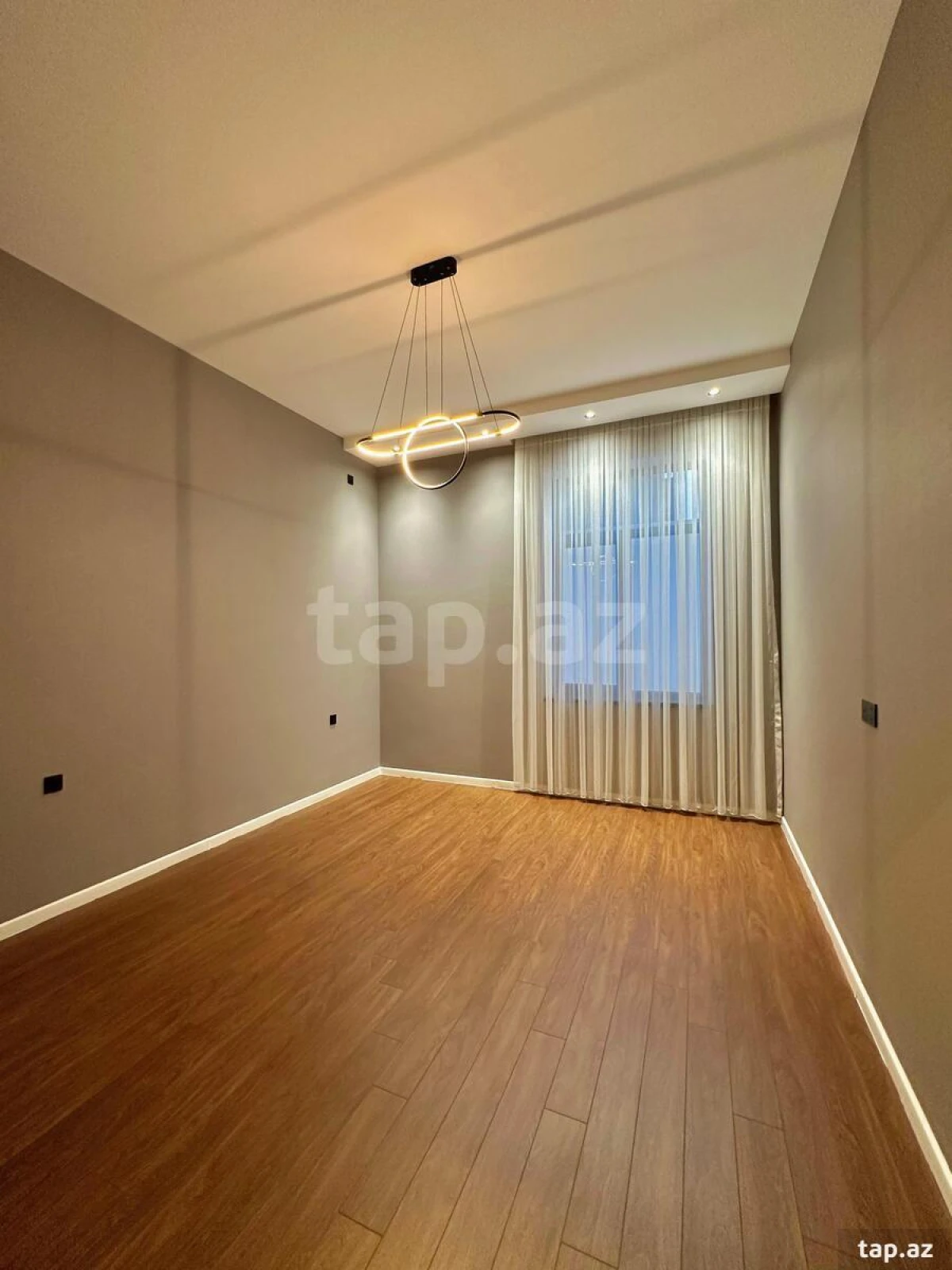 Satılır 5 otaqlı həyət evi