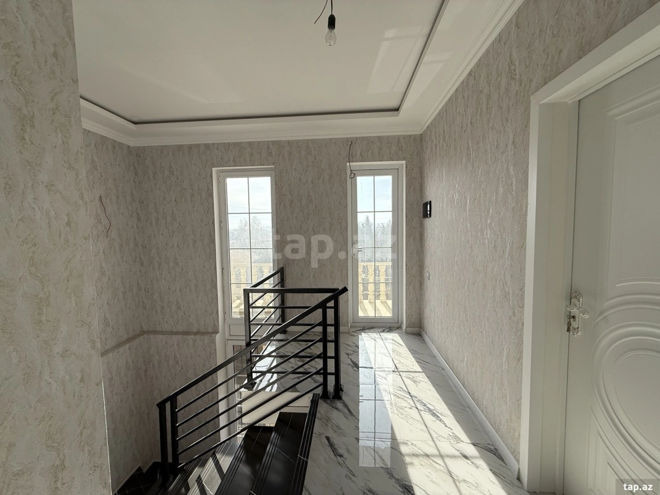 Satılır 5 otaqlı həyət evi 200 m²