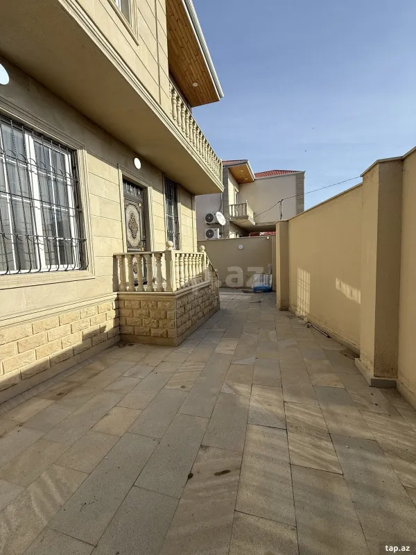 Satılır 5 otaqlı həyət evi 200 m²