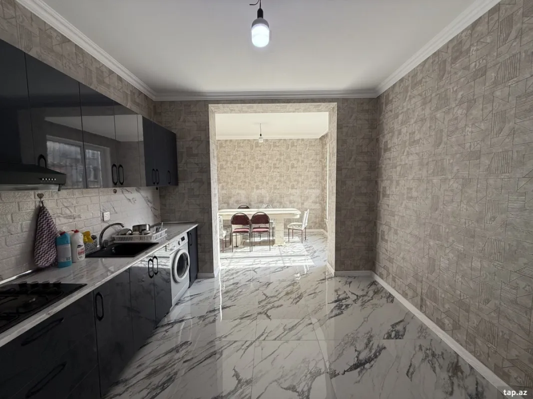 Satılır 5 otaqlı həyət evi 200 m²