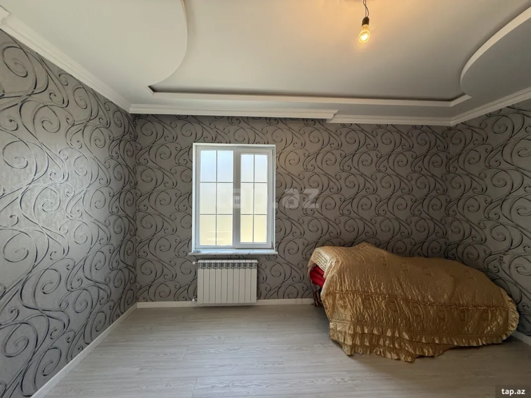 Satılır 5 otaqlı həyət evi 200 m²