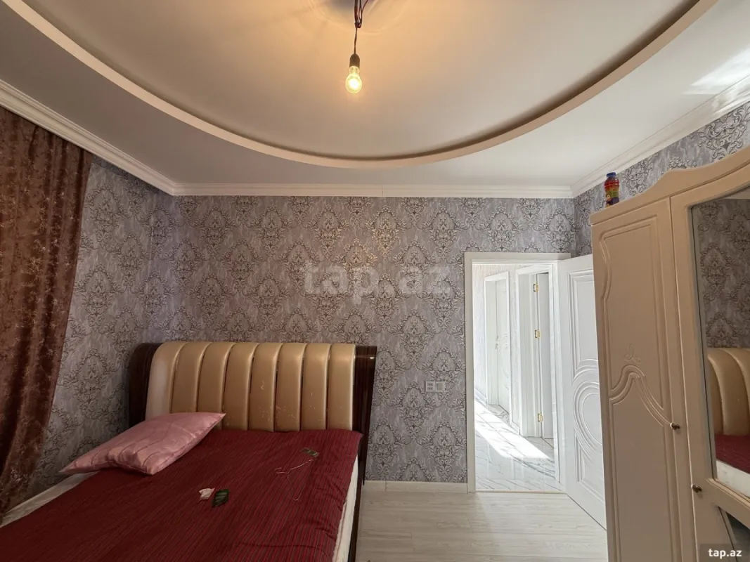 Satılır 5 otaqlı həyət evi 200 m²