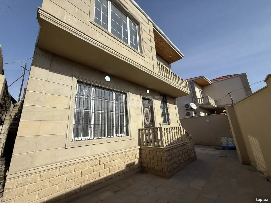Satılır 5 otaqlı həyət evi 200 m²