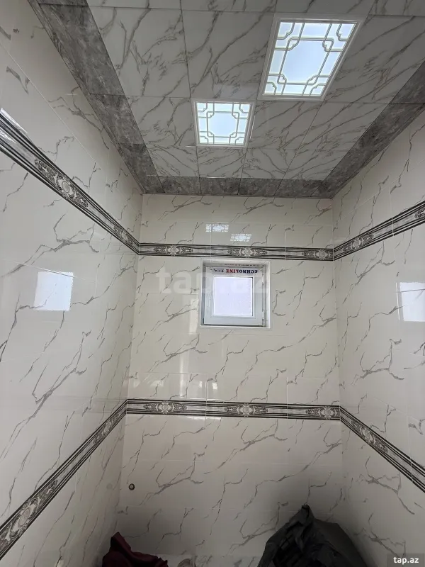 Satılır 5 otaqlı həyət evi 200 m²