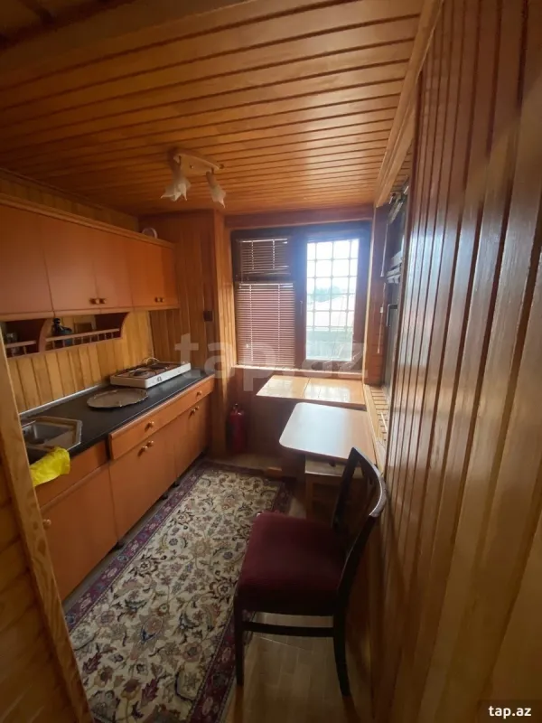 Satılır 14 otaqlı həyət evi