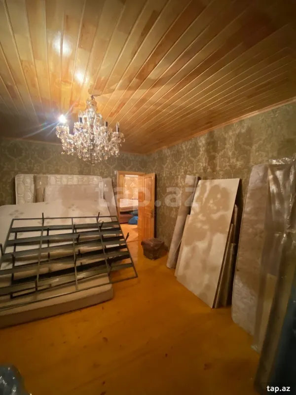 Satılır 14 otaqlı həyət evi