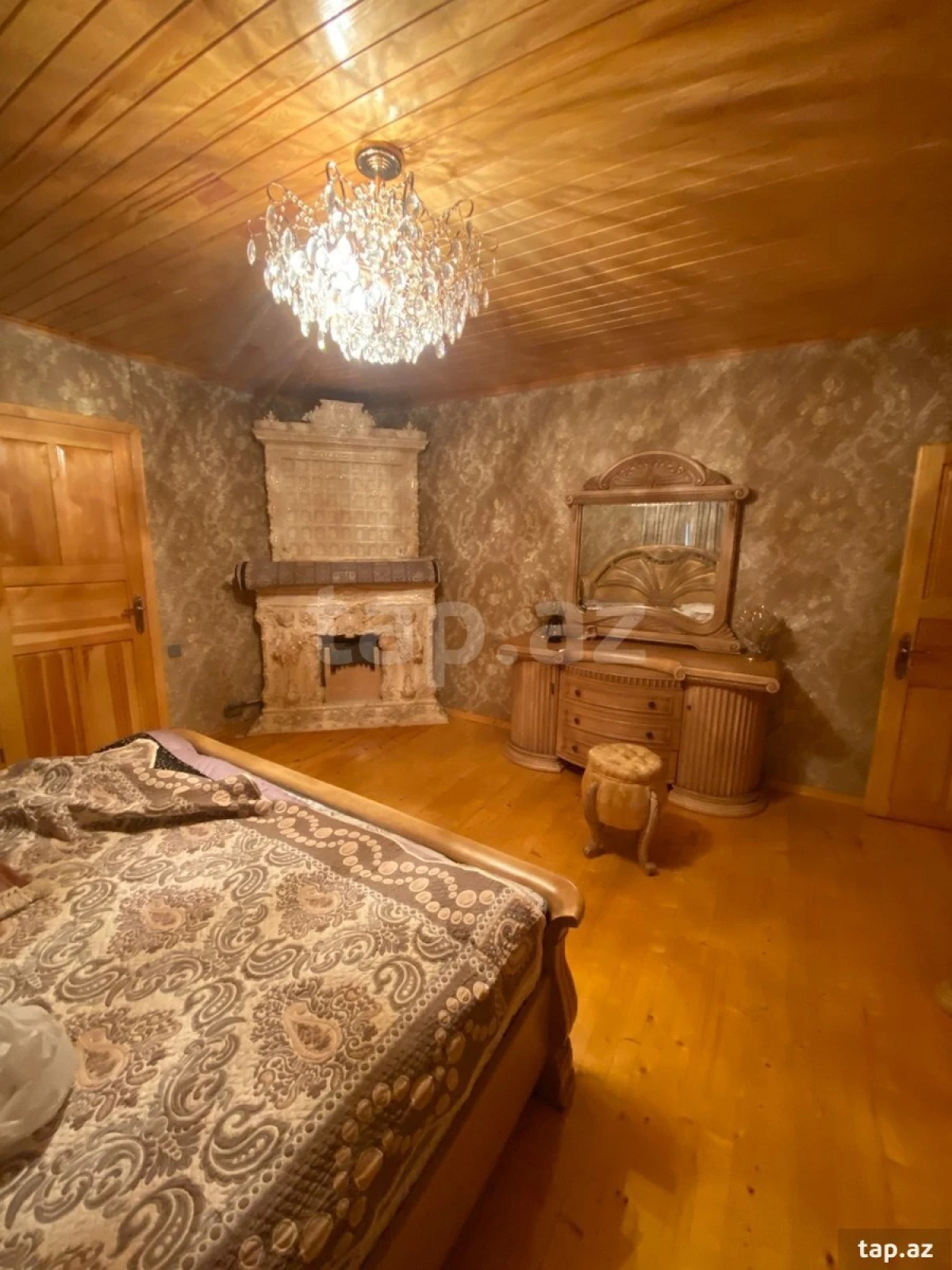 Satılır 14 otaqlı həyət evi